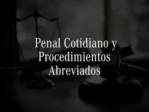 El cliente llega con urgencia, busca en Google con términos directos y decide rápido. Alta competencia local, ciclo de decisión muy corto y un papel determinante de las reseñas y la velocidad de respuesta. El coste de adquisición puede ser bajo si la estrategia digital está bien calibrada.