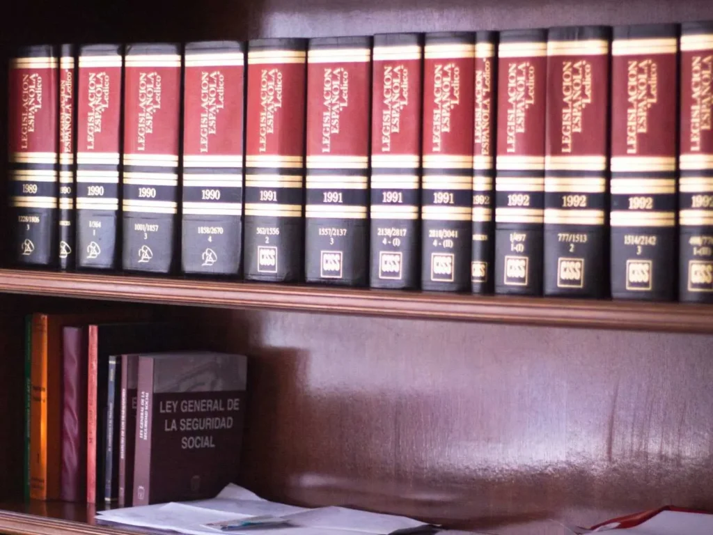 Contenidos Jurídicos en estantería